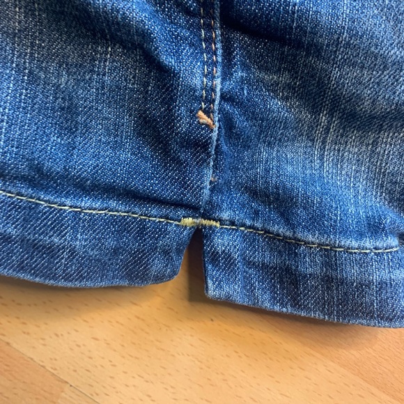 Guess jean shorts - Picture 6 of 9